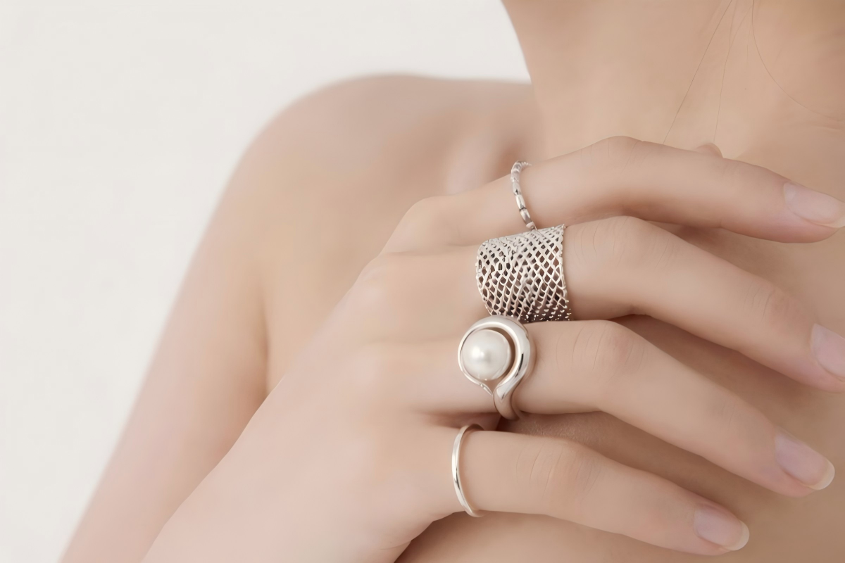 How to Stack Rings Like a Stylist