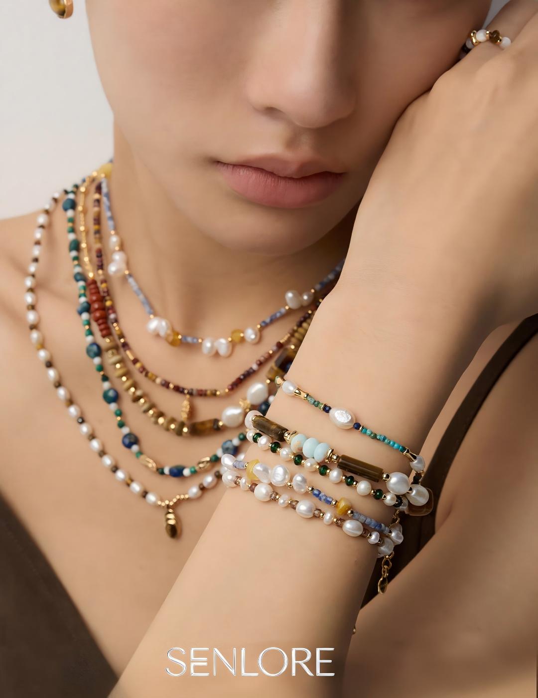 SENLORE Minimalist Turquoise Bracelet – Lifestyle Shot