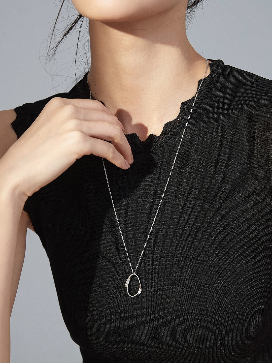 Twist Design Necklace — Sterling Silver | SENLORE