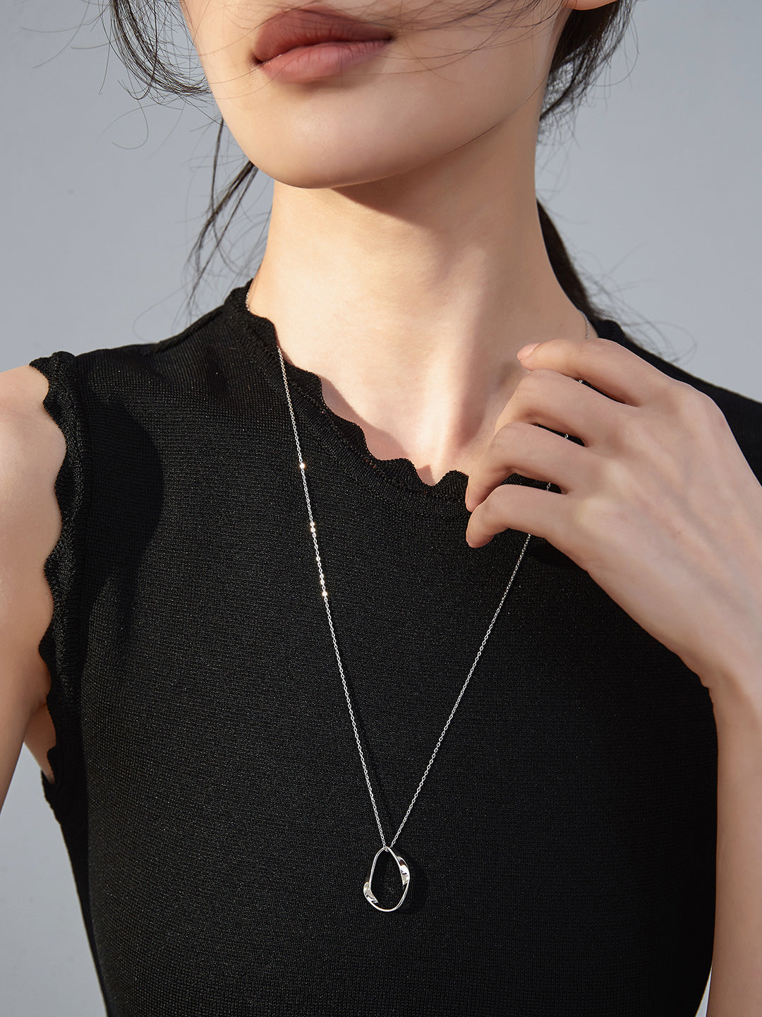 Twist Design Necklace — Sterling Silver | SENLORE
