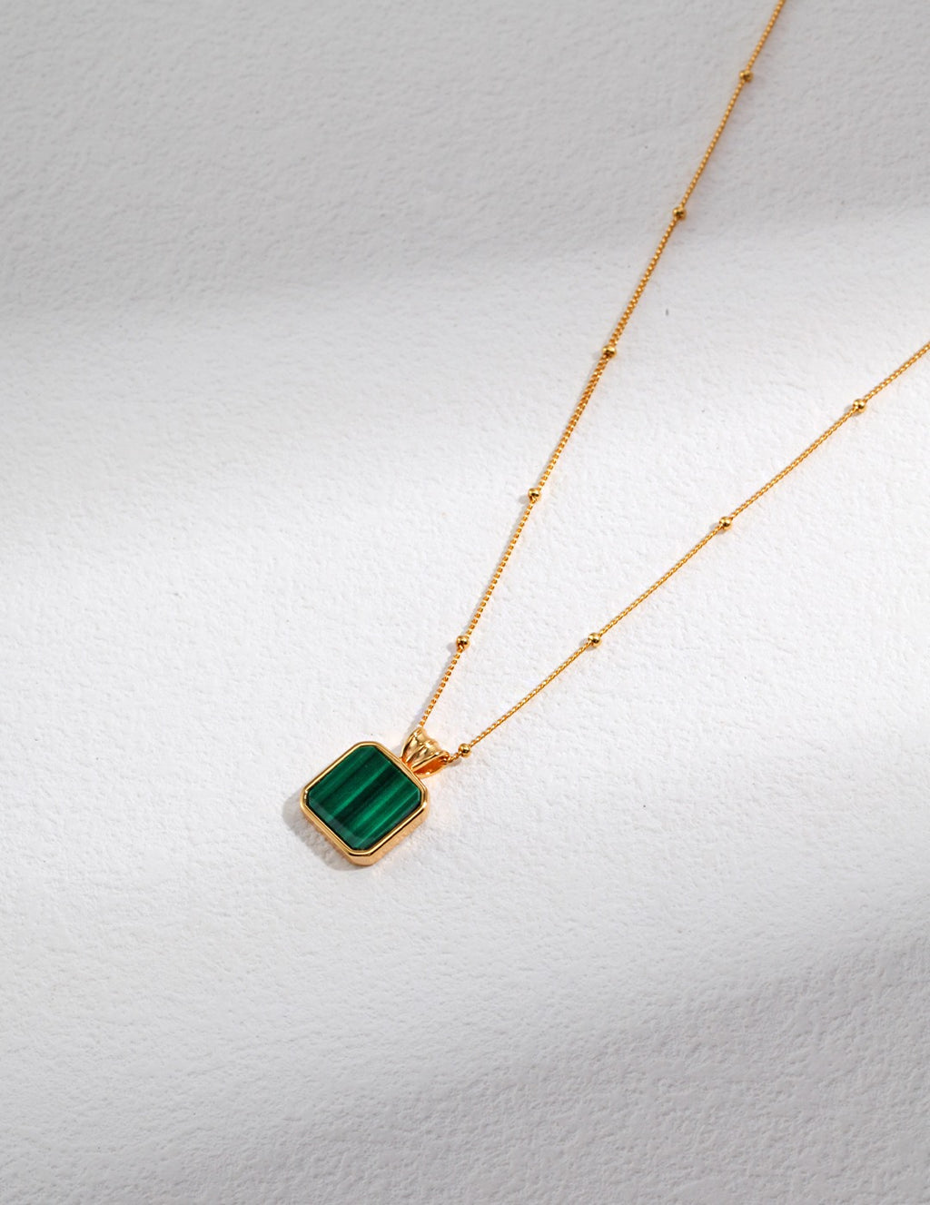 SENLORE Malachite Necklace – Front View