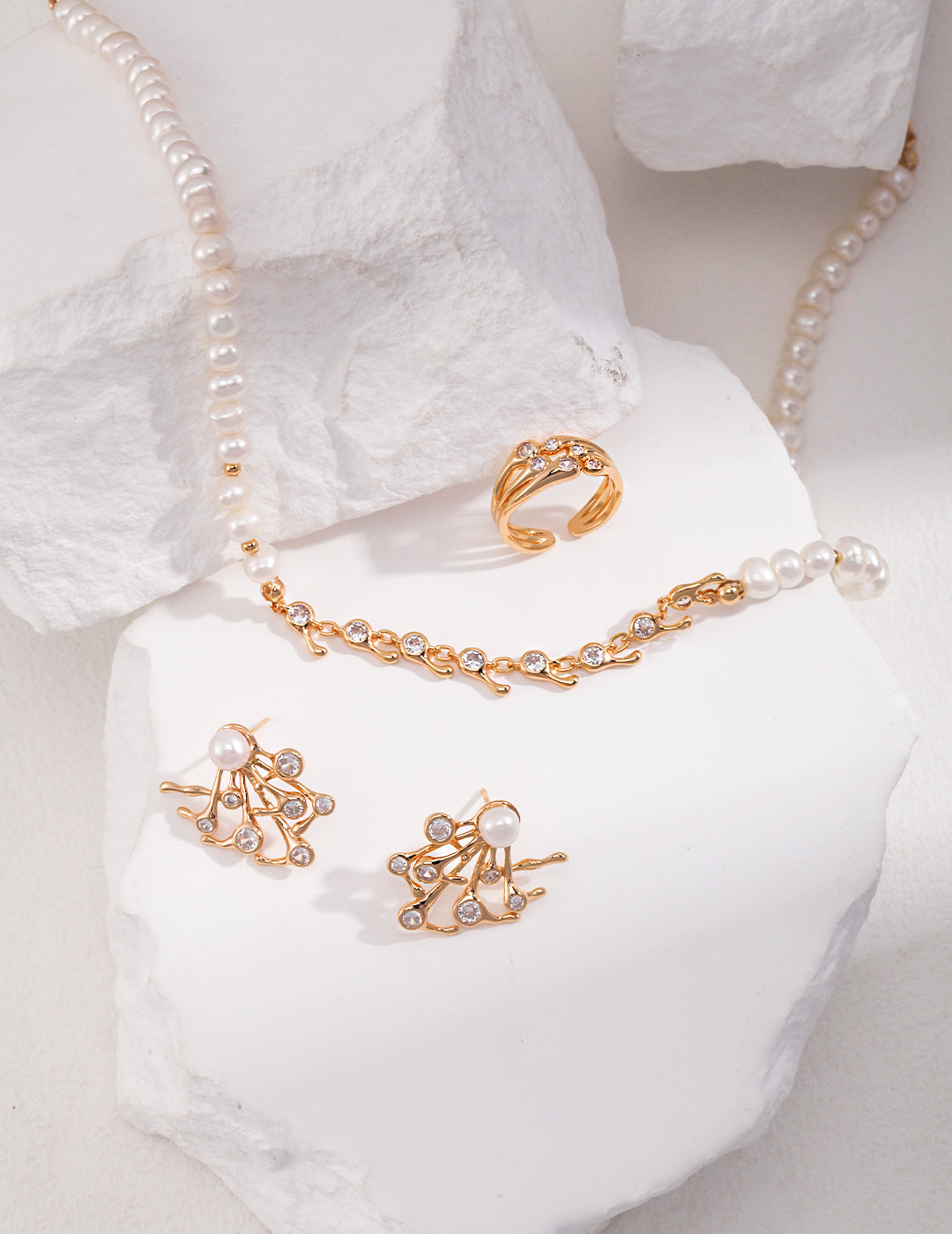 SENLORE Sterling Silver Teardrop Pearl Necklace – Front View