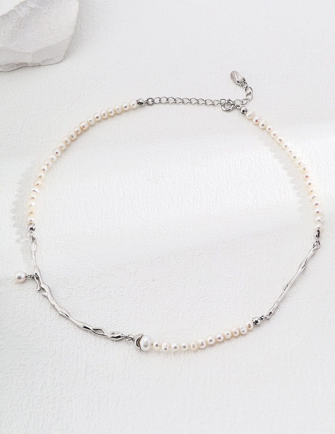 SENLORE Mixed Style Pearl Necklace – Side View