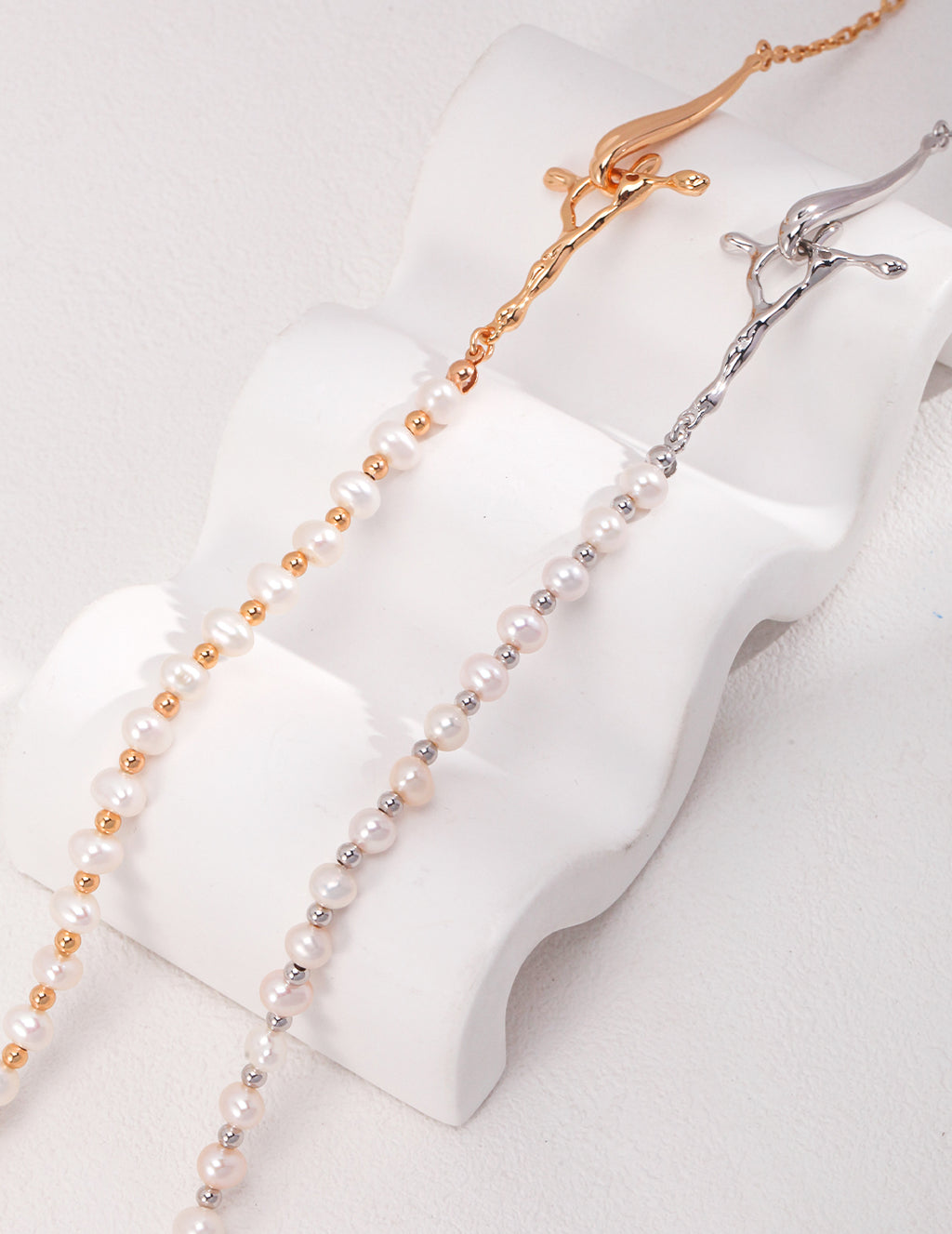 SENLORE Sterling Silver Pearl Necklace – Detail Close-up