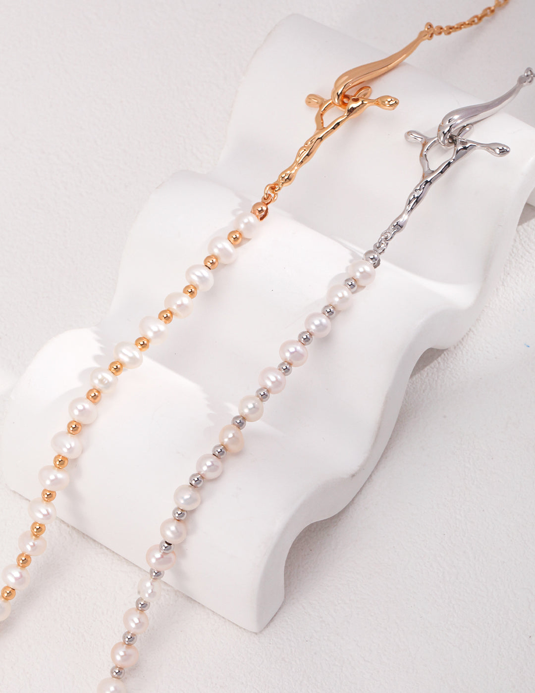 SENLORE Sterling Silver Pearl Necklace – Detail Close-up