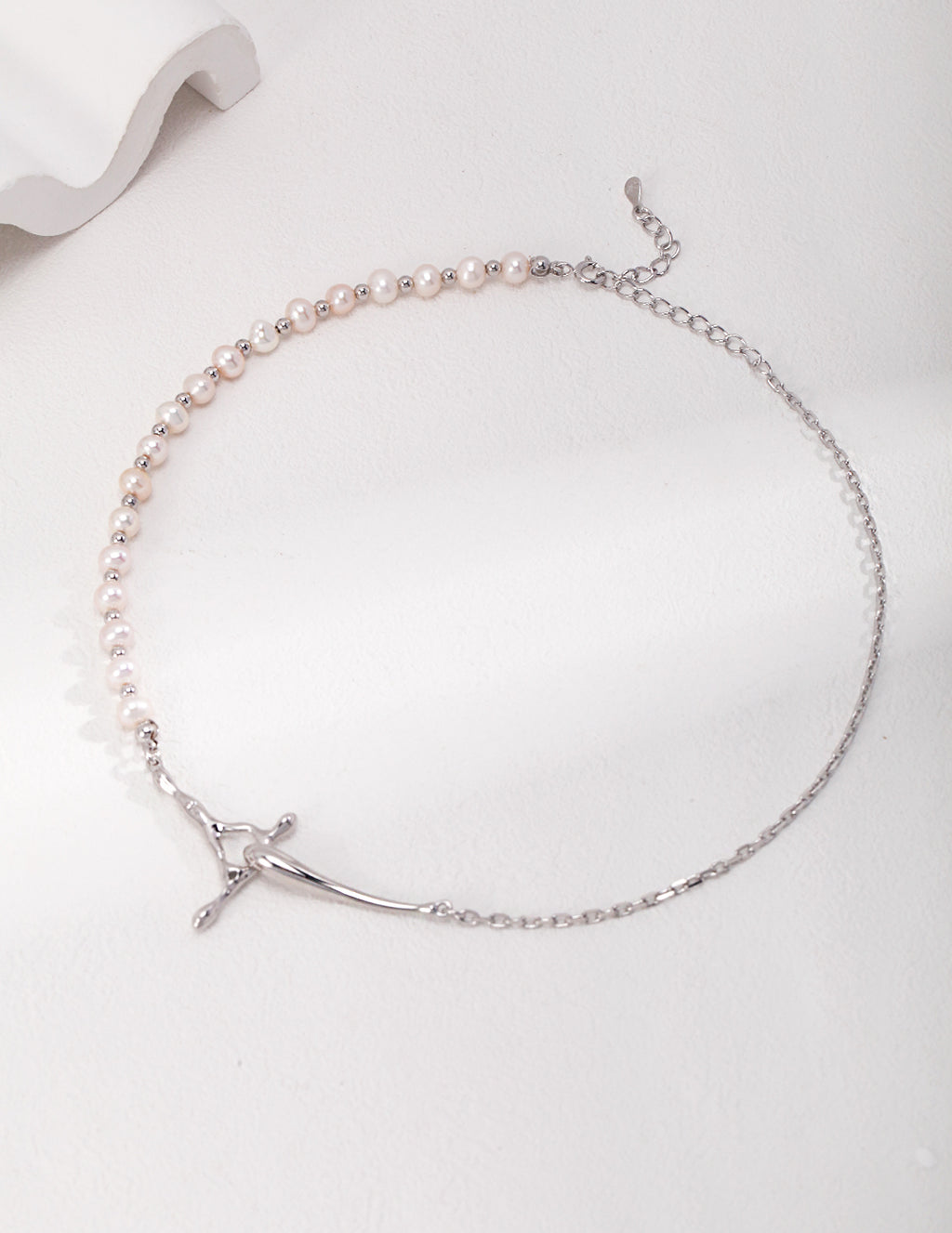SENLORE Sterling Silver Pearl Necklace – Side View