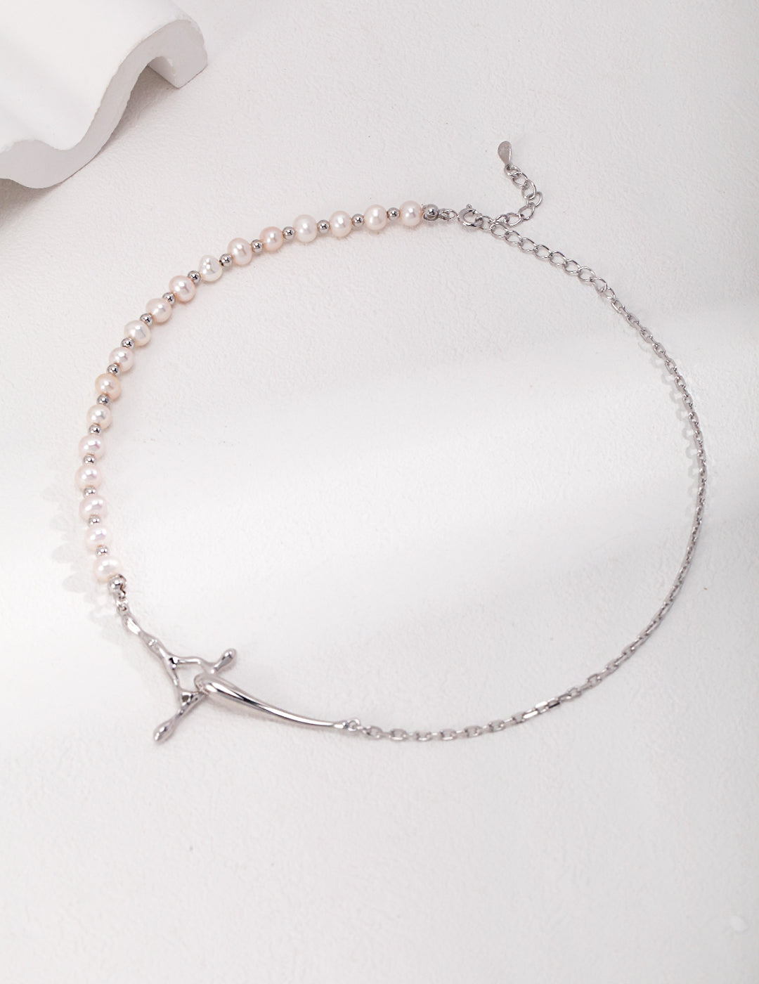 SENLORE Sterling Silver Pearl Necklace – Side View