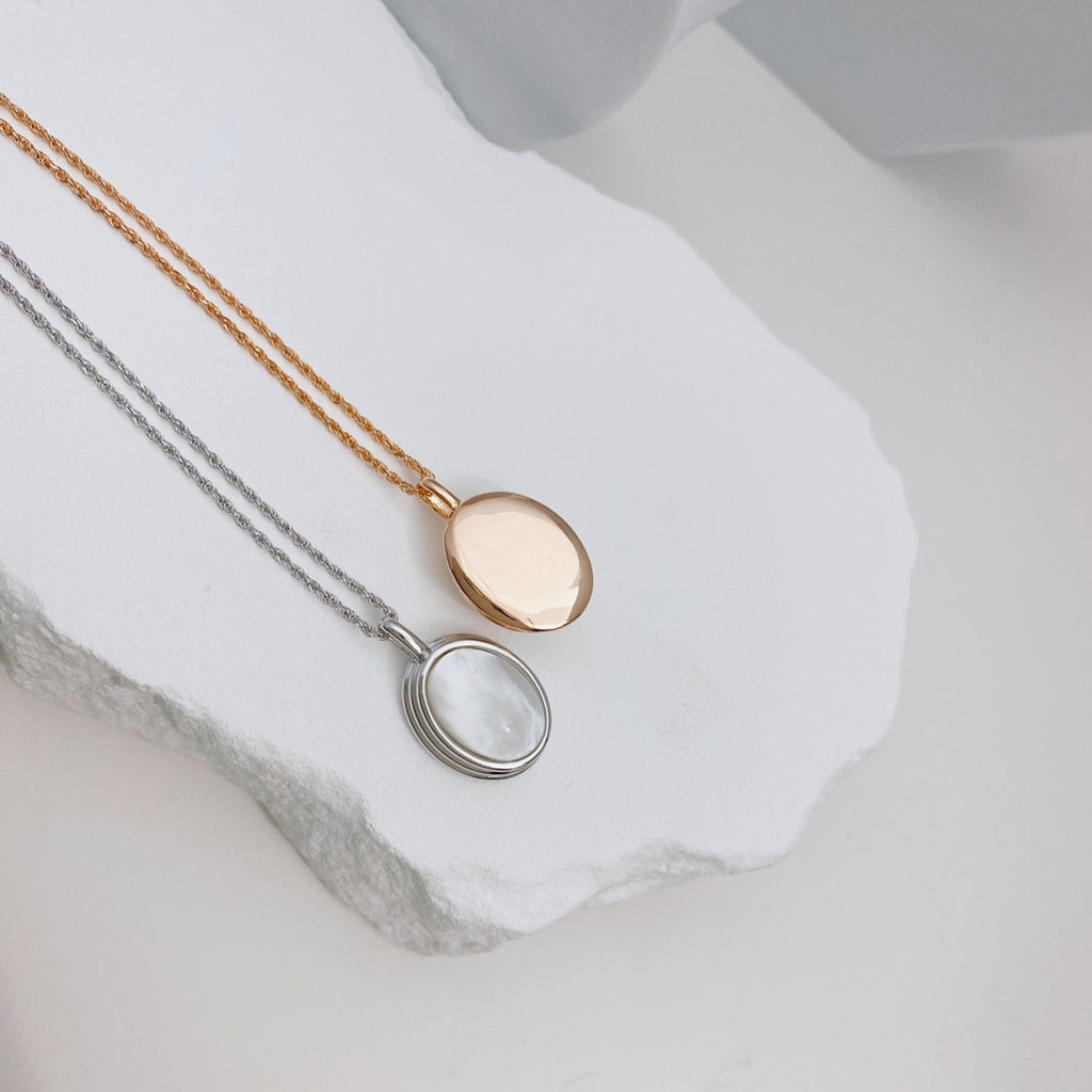 Mother-of-Pearl Pendant Necklace — Mother-of-Pearl & 18K Gold Vermeil | SENLORE