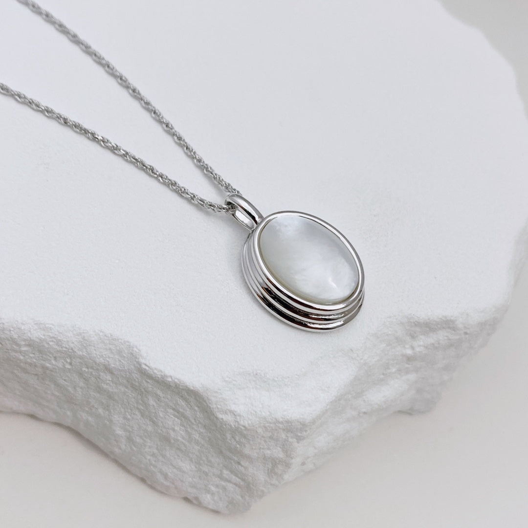 Mother-of-Pearl Pendant Necklace — Mother-of-Pearl & 18K Gold Vermeil | SENLORE