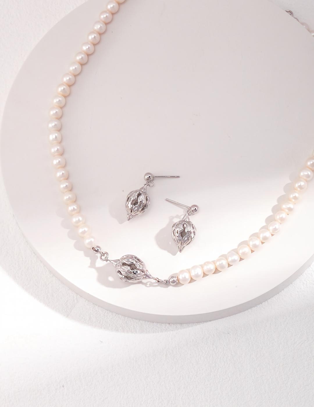 Flower Cluster Pearl Necklace — Sterling Silver, 18K Gold Vermeil, natural freshwater pearl | SENLORE