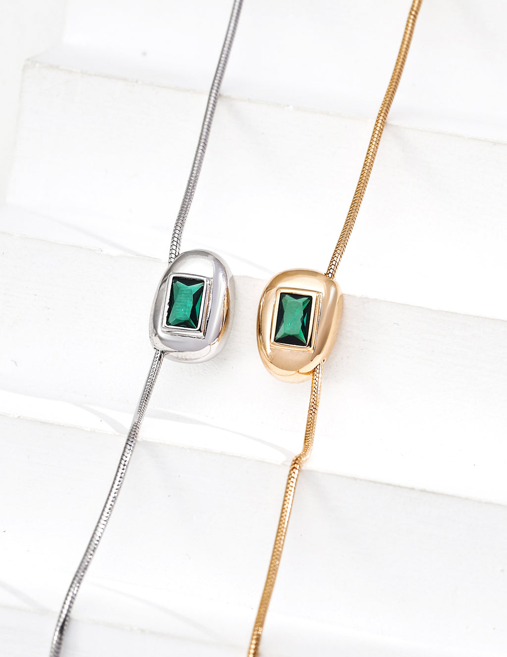SENLORE Fashion Minimalist Zircon Necklace – Front View