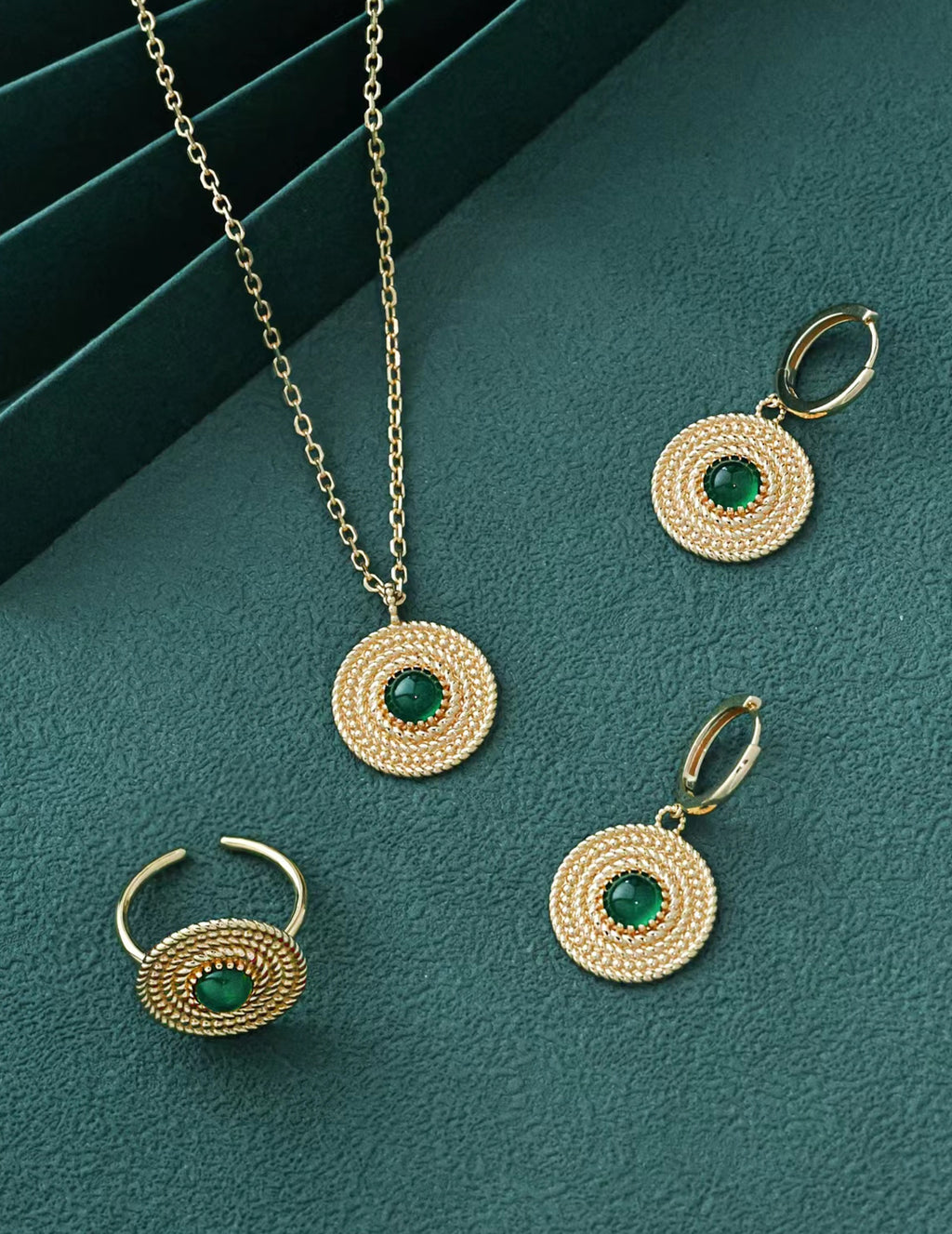 SENLORE Green Agate Necklace – Front View