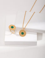 SENLORE Green Agate Necklace – Lifestyle Shot