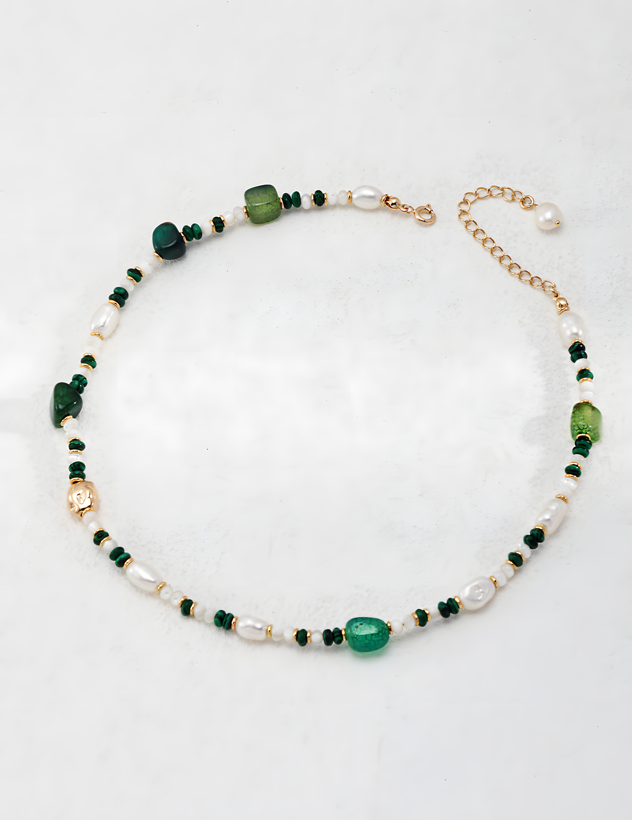 SENLORE Pearl Agate Necklace – Detail Close-up