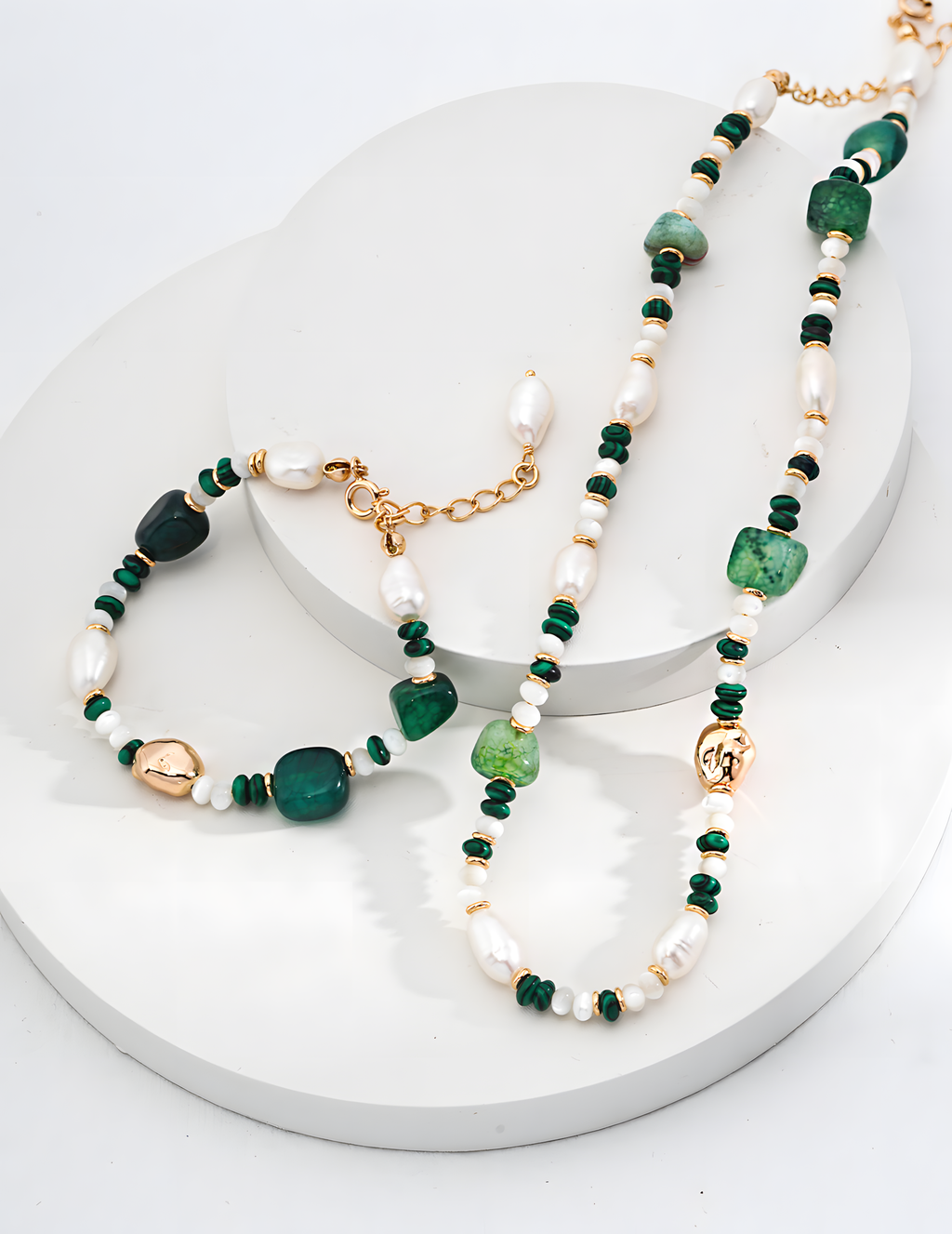 SENLORE Pearl Agate Necklace – Lifestyle Shot