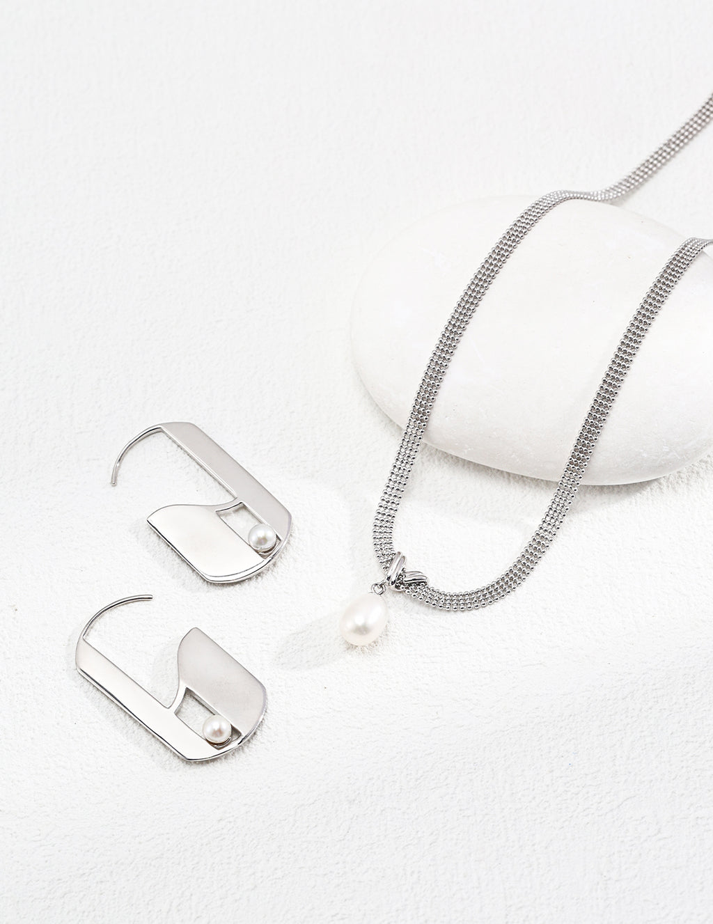 Minimal Pearl Pendant Necklace — Sterling Silver, 18K Gold Vermeil, natural freshwater pearl | SENLORE