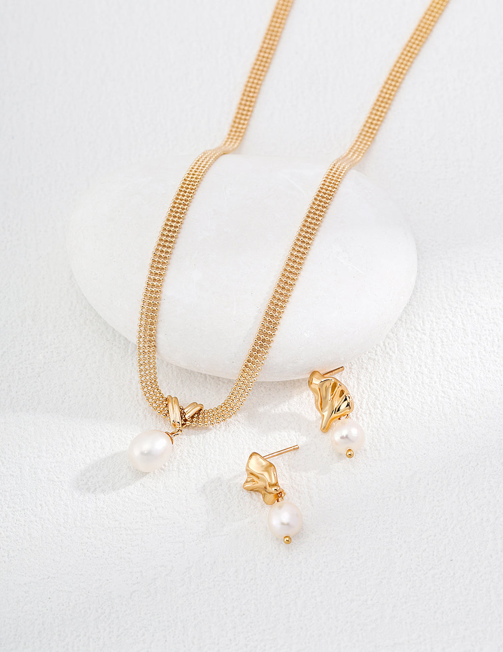 Minimal Pearl Pendant Necklace — Sterling Silver, 18K Gold Vermeil, natural freshwater pearl | SENLORE