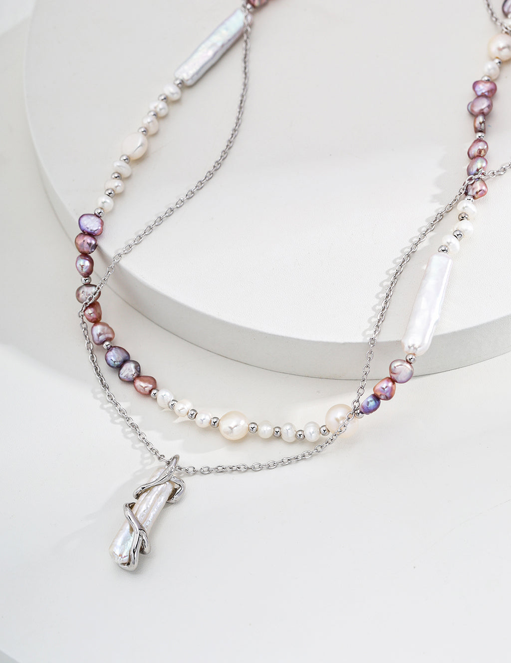 SENLORE Minimalist Natural Pearl Necklace – Lifestyle Shot