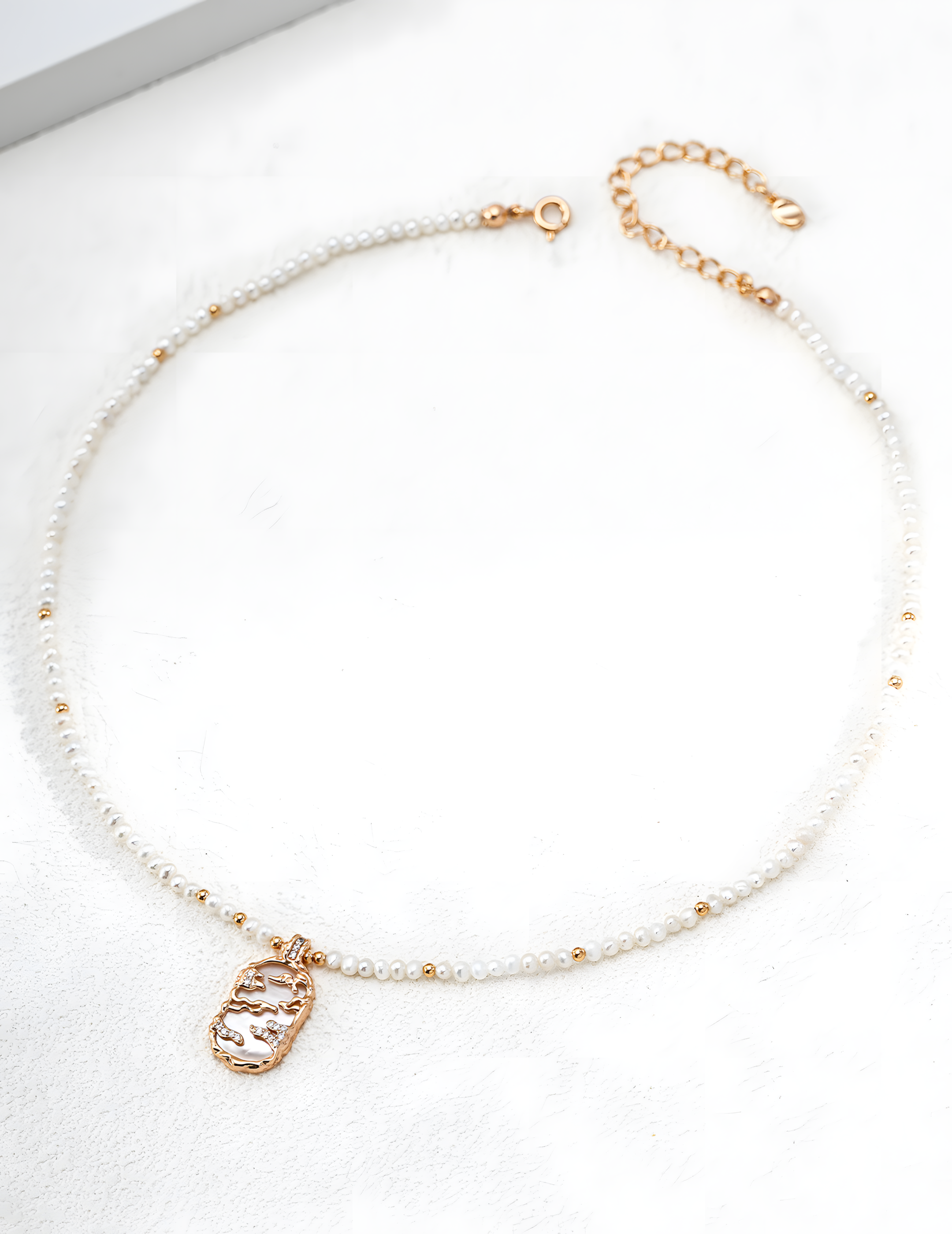 SENLORE Fuyao Pearl Necklace – Detail Close-up