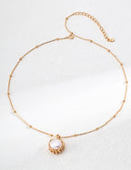 SENLORE Wood Grain Pearl Necklace – Detail Close-up