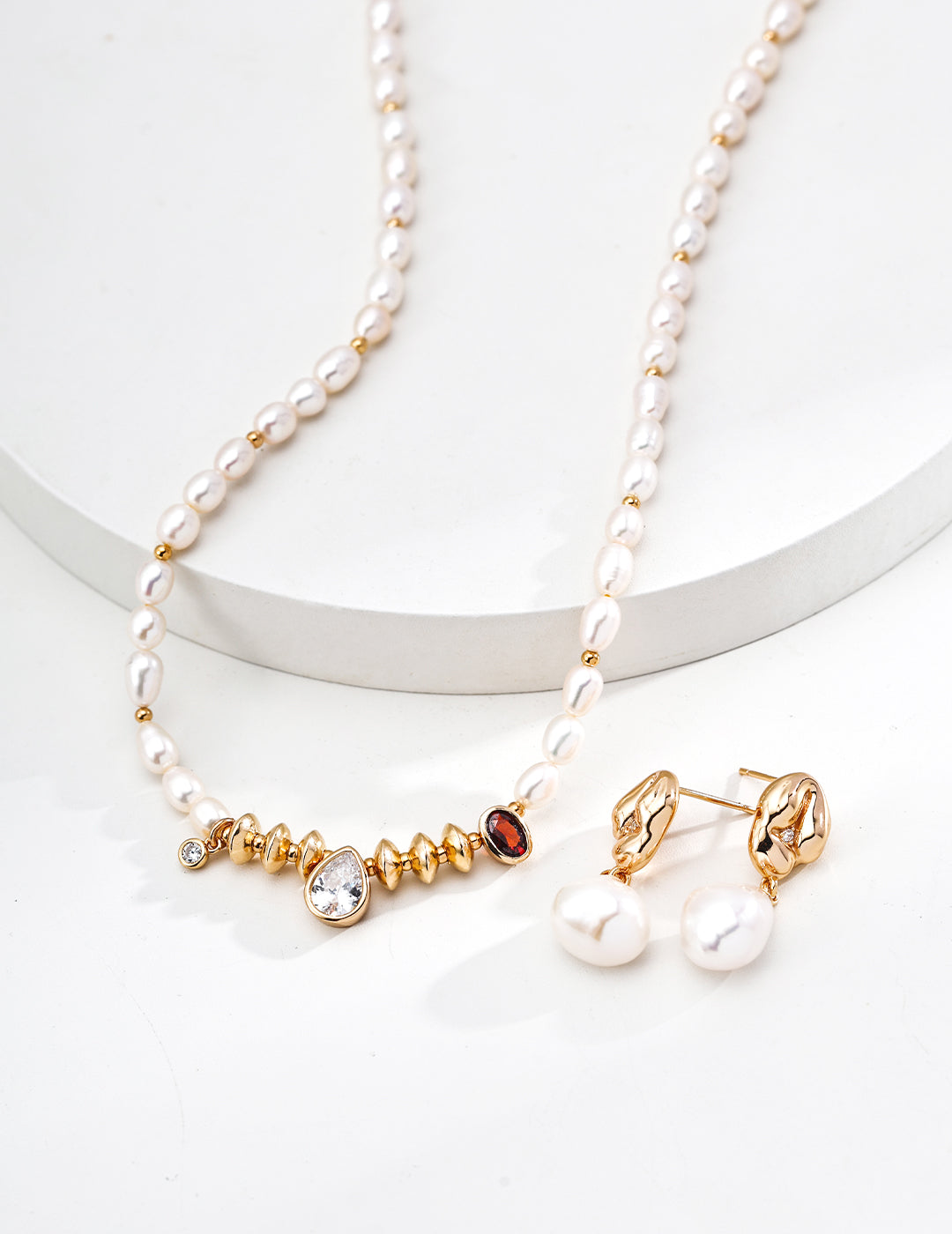 Vintage Pearl Zircon Necklace — 18K Gold Vermeil, natural freshwater pearl, cubic zirconia | SENLORE