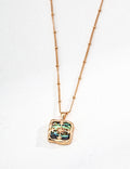 SENLORE Vintage Iridescent Shell Necklace – Detail Close-up