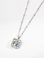 SENLORE Vintage Iridescent Shell Necklace – Side View