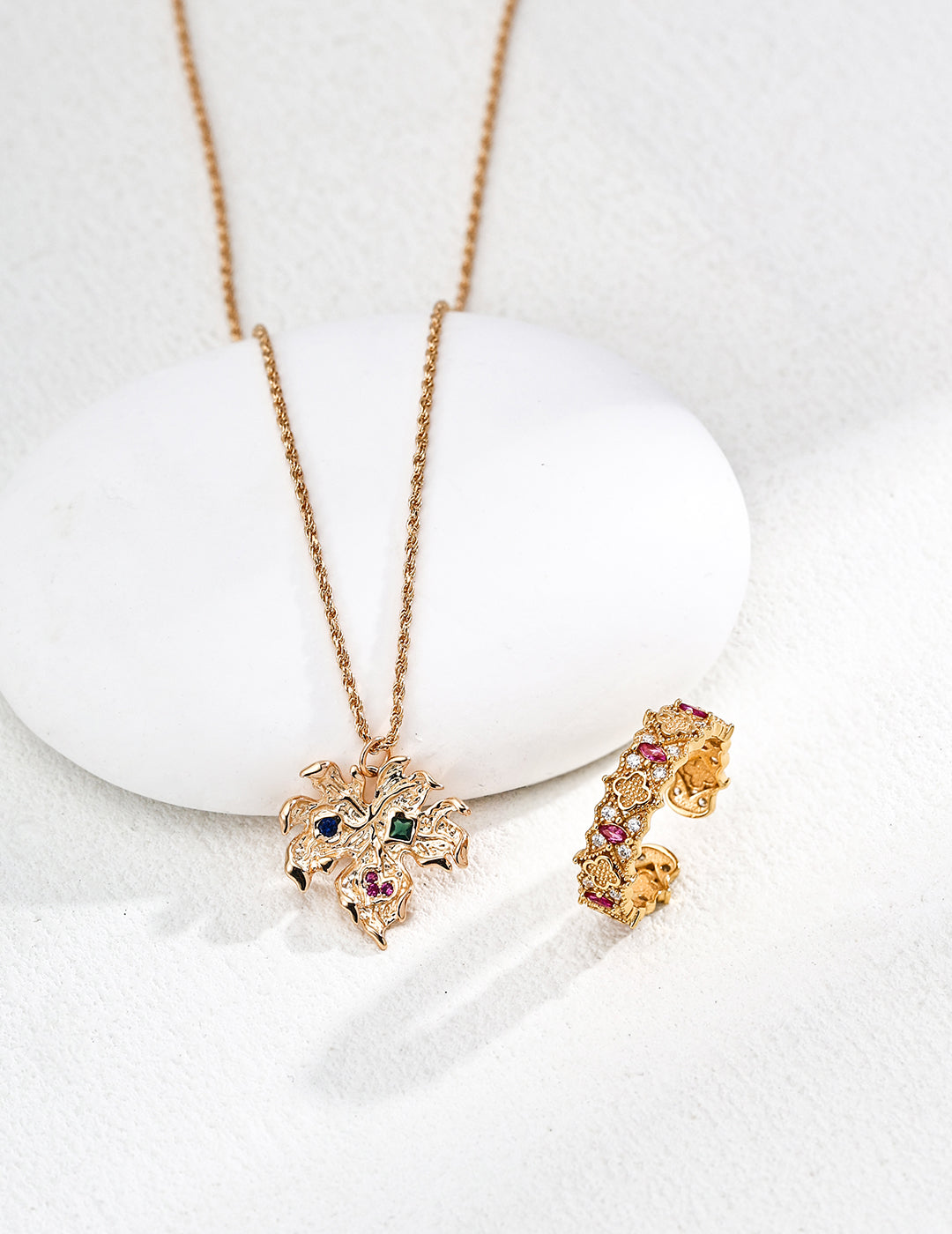Maple Leaf Zircon Necklace — 18K Gold Vermeil, blue zircon | SENLORE