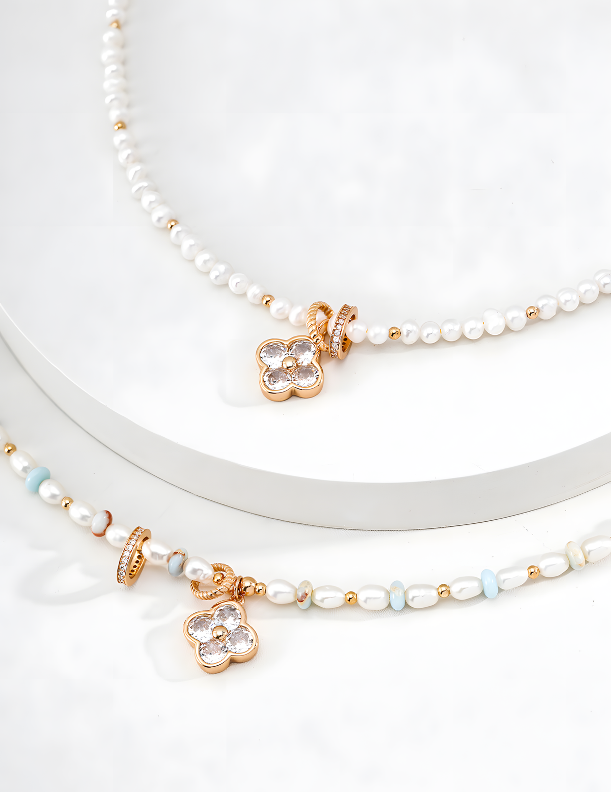 SENLORE Four-leaf Clover Pearl Necklace – Front View