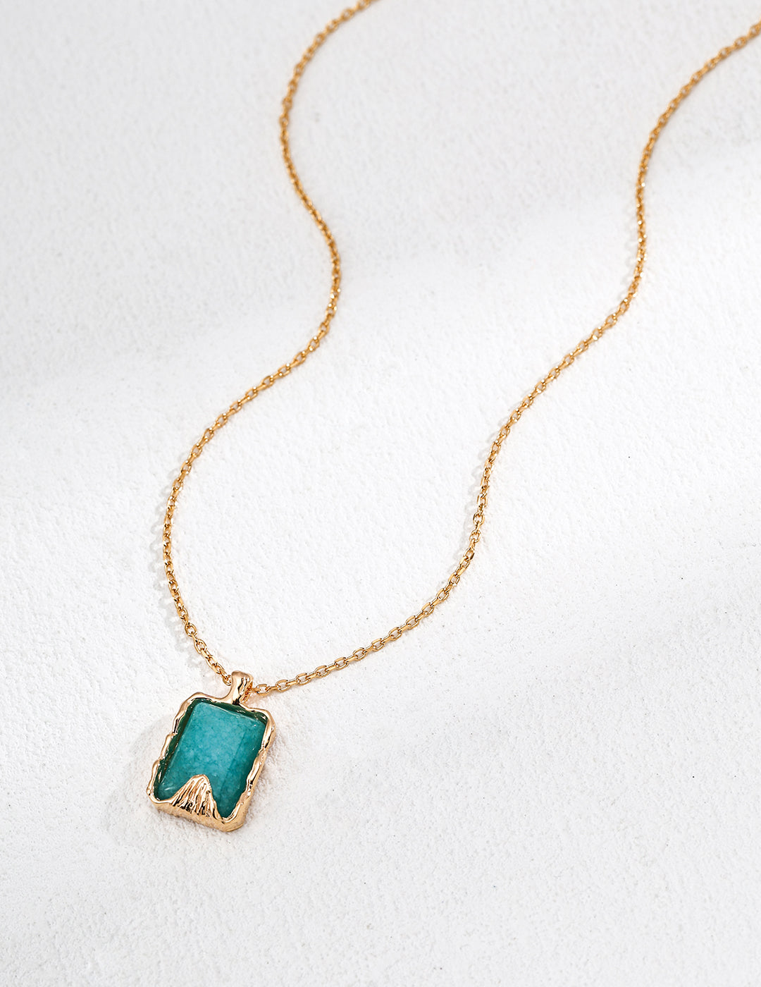 SENLORE Blue Dream Necklace – Side View