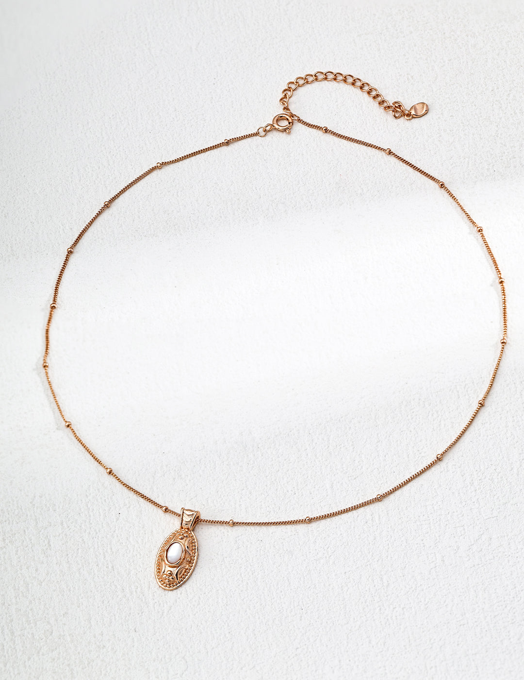 SENLORE Vintage Mother-of-Pearl Necklace – Front View