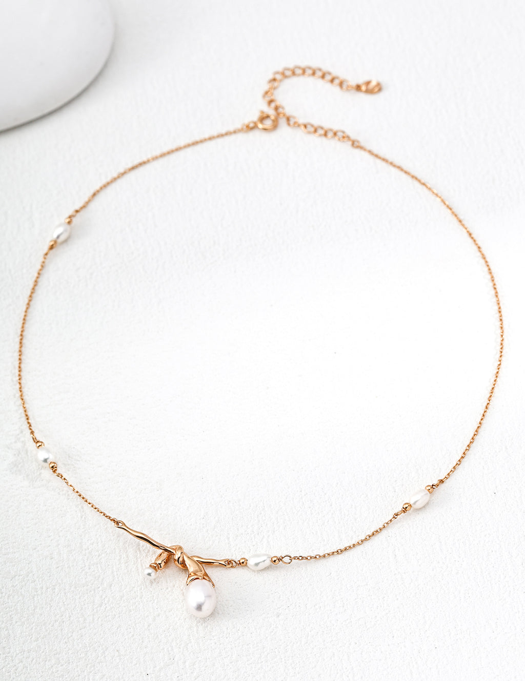 SENLORE Minimalist Wrapped Pearl Necklace> – Detail Close-up