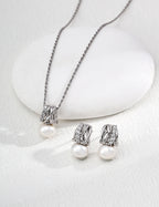 SENLORE Vintage Pearl Zircon Necklace – Lifestyle Shot