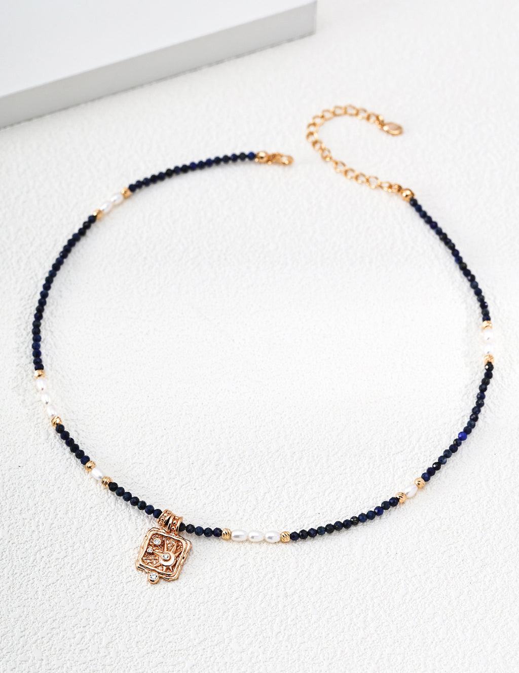 SENLORE Star Wish Necklace – Lifestyle Shot