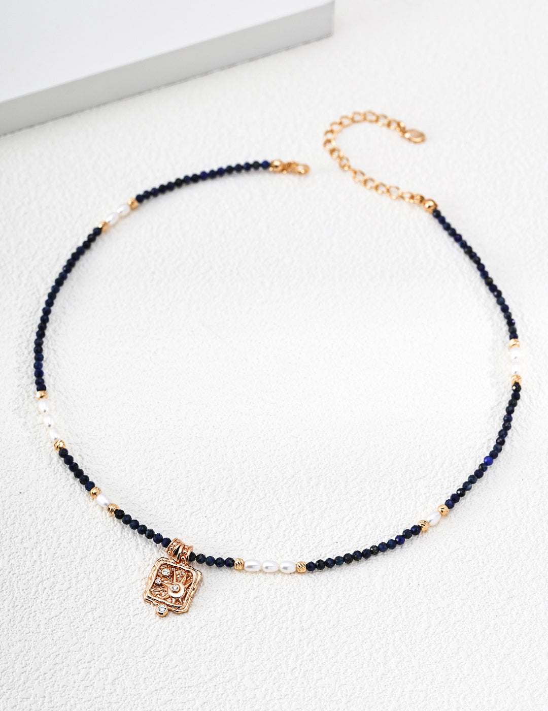 SENLORE Star Wish Necklace – Lifestyle Shot