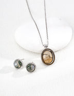 SENLORE Minimalist Oval Necklace – Front View