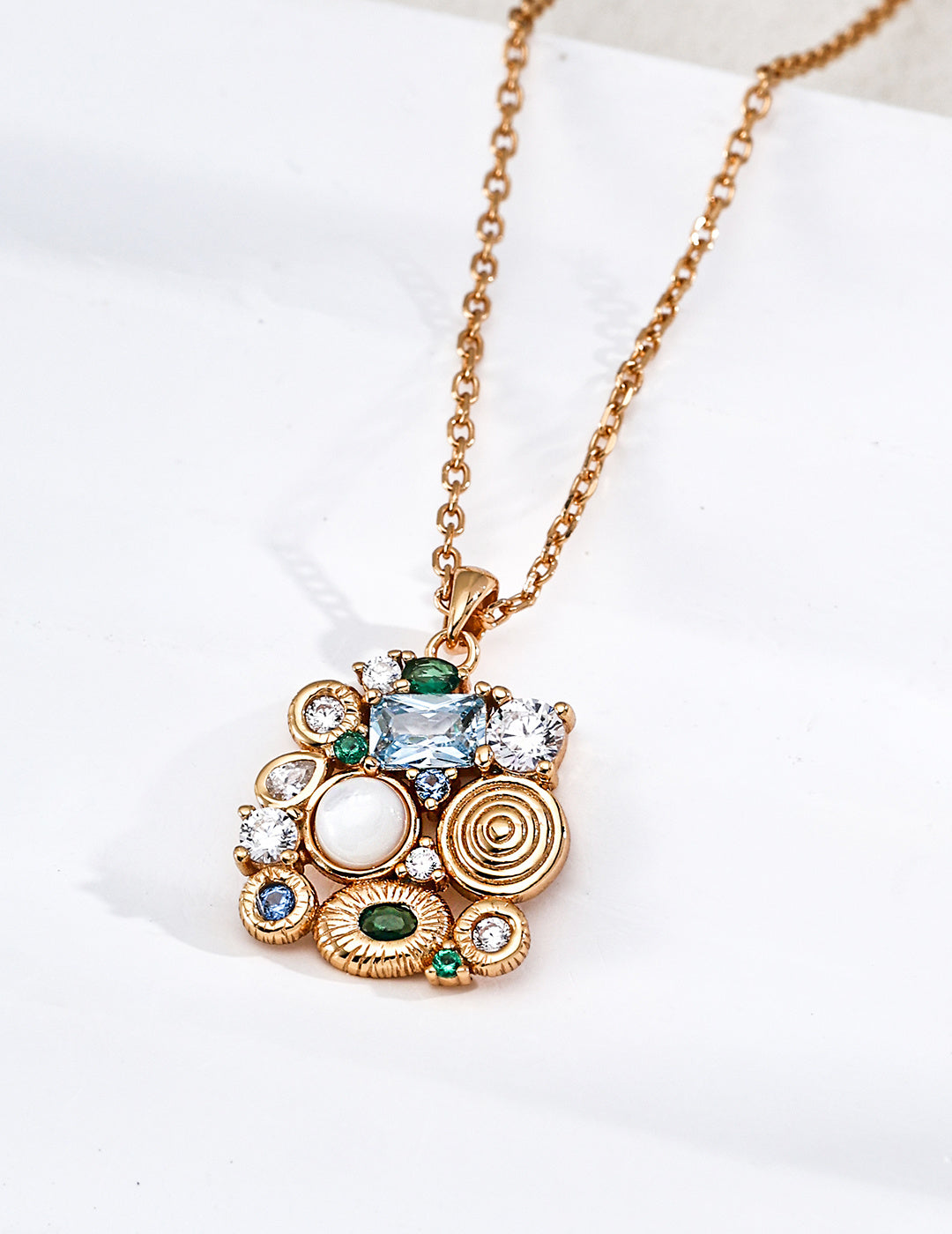 SENLORE Lush Forest Necklace – Side View