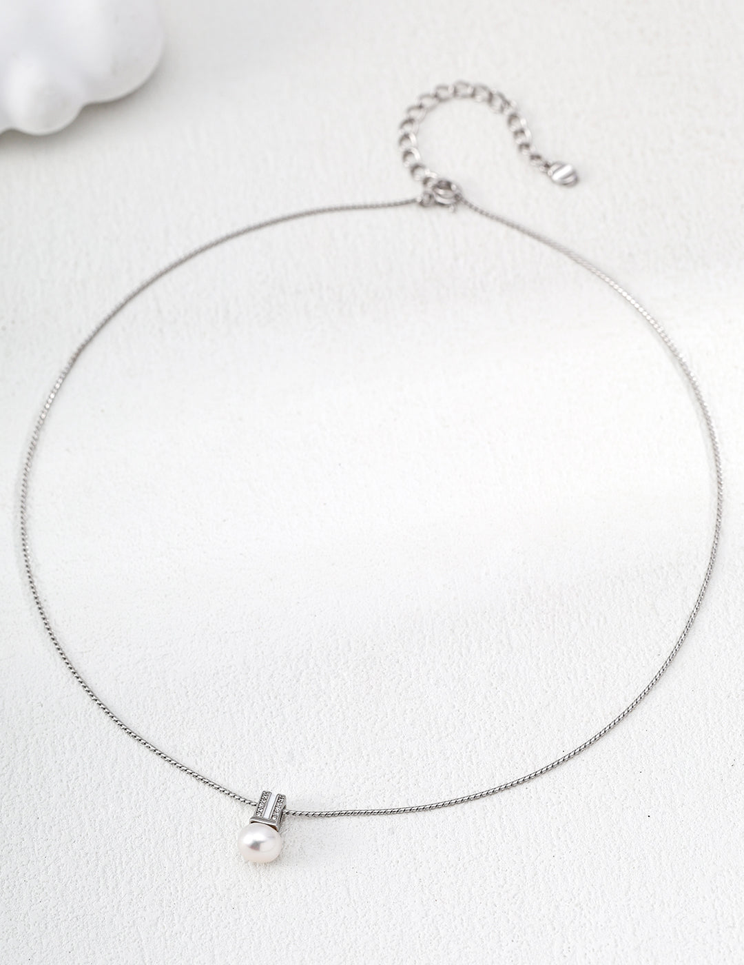 SENLORE Mini Bulb Pendant Necklace – Side View