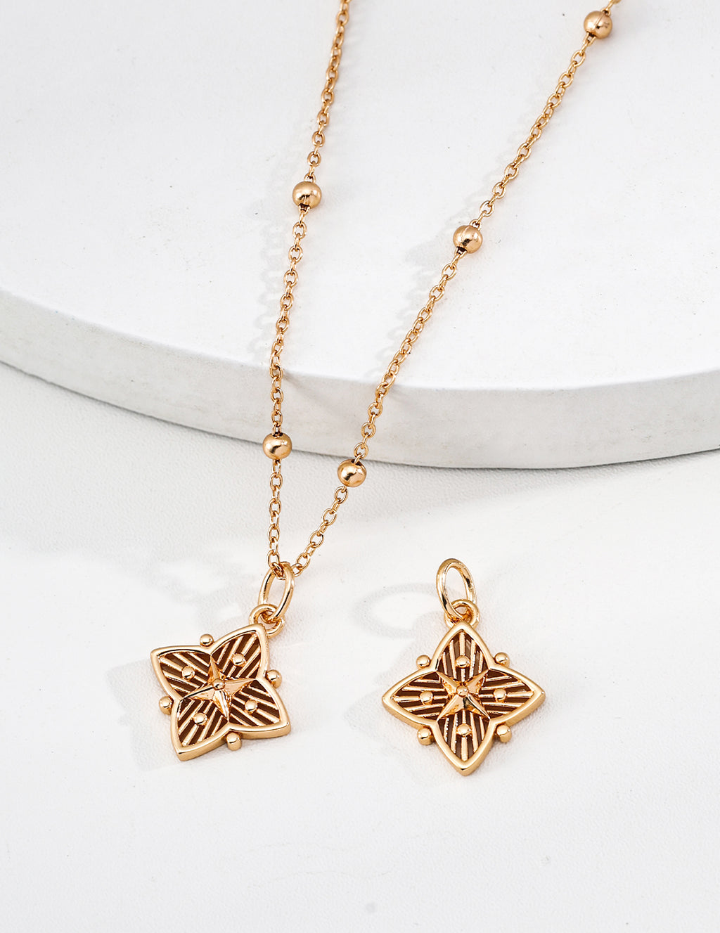 SENLORE Cross Star Clover Necklace – Front View