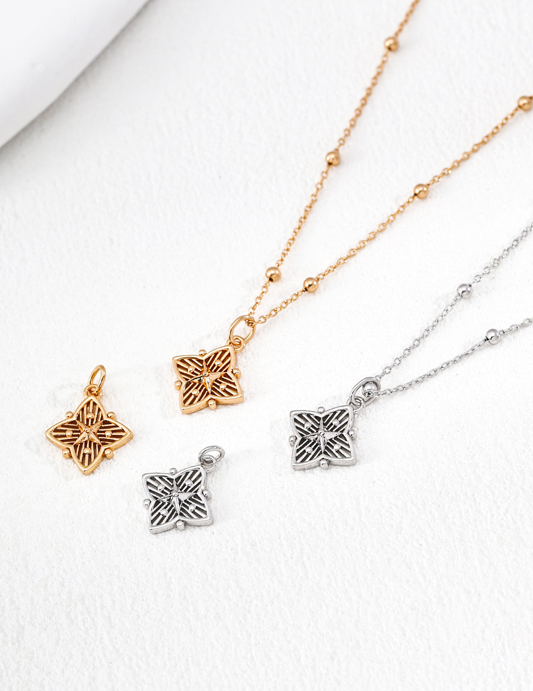 SENLORE Cross Star Clover Necklace – Detail Close-up