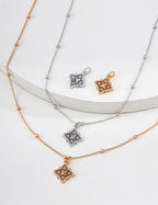 SENLORE Cross Star Clover Necklace – Lifestyle Shot