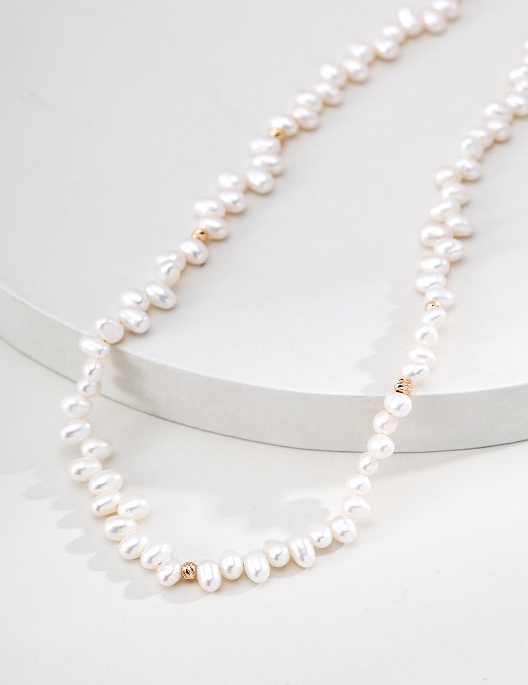 SENLORE Natural Pearl Necklace – Side View