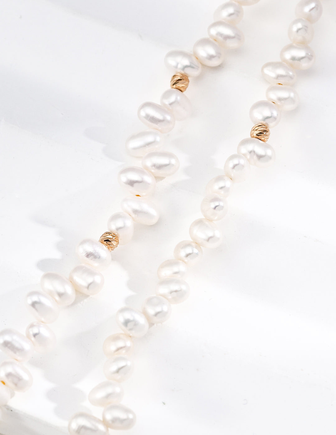 SENLORE Natural Pearl Necklace – Lifestyle Shot