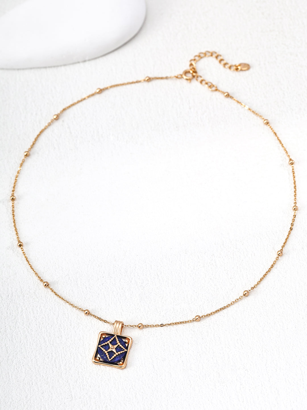 SENLORE Lapis Lazuli Zircon Necklace – Lifestyle Shot