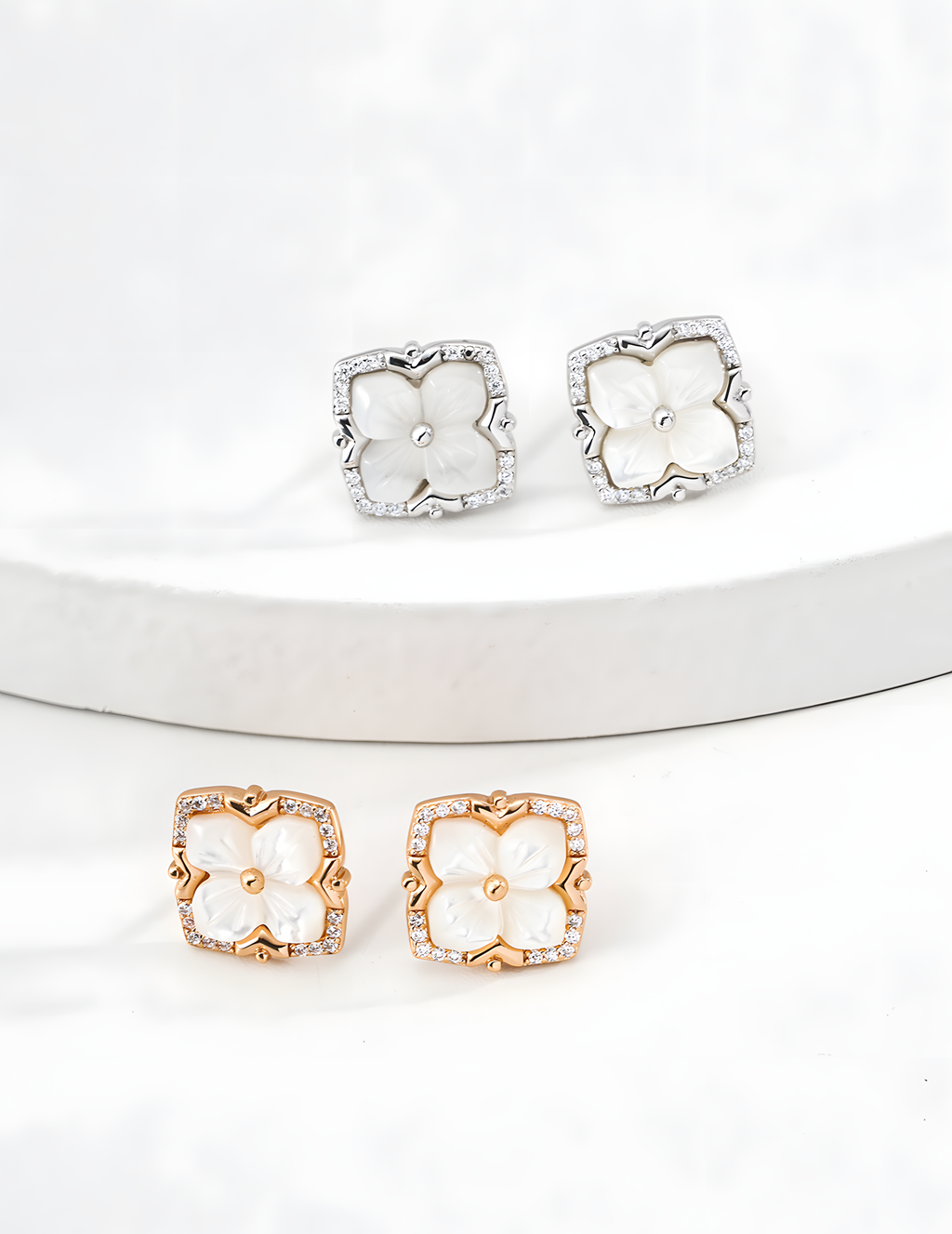 SENLORE Palace Style Clover Earrings – Lifestyle Shot