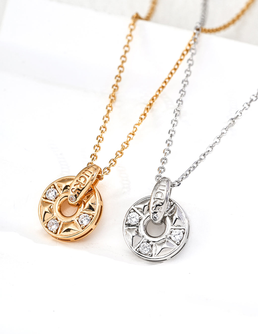 SENLORE Lucky Wheel Pendant Necklace – Side View