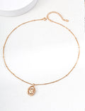 SENLORE Queen Mother-of-Pearl Necklace – Detail Close-up