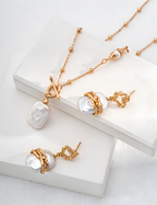 SENLORE Minimalist Pearl Necklace – Front View