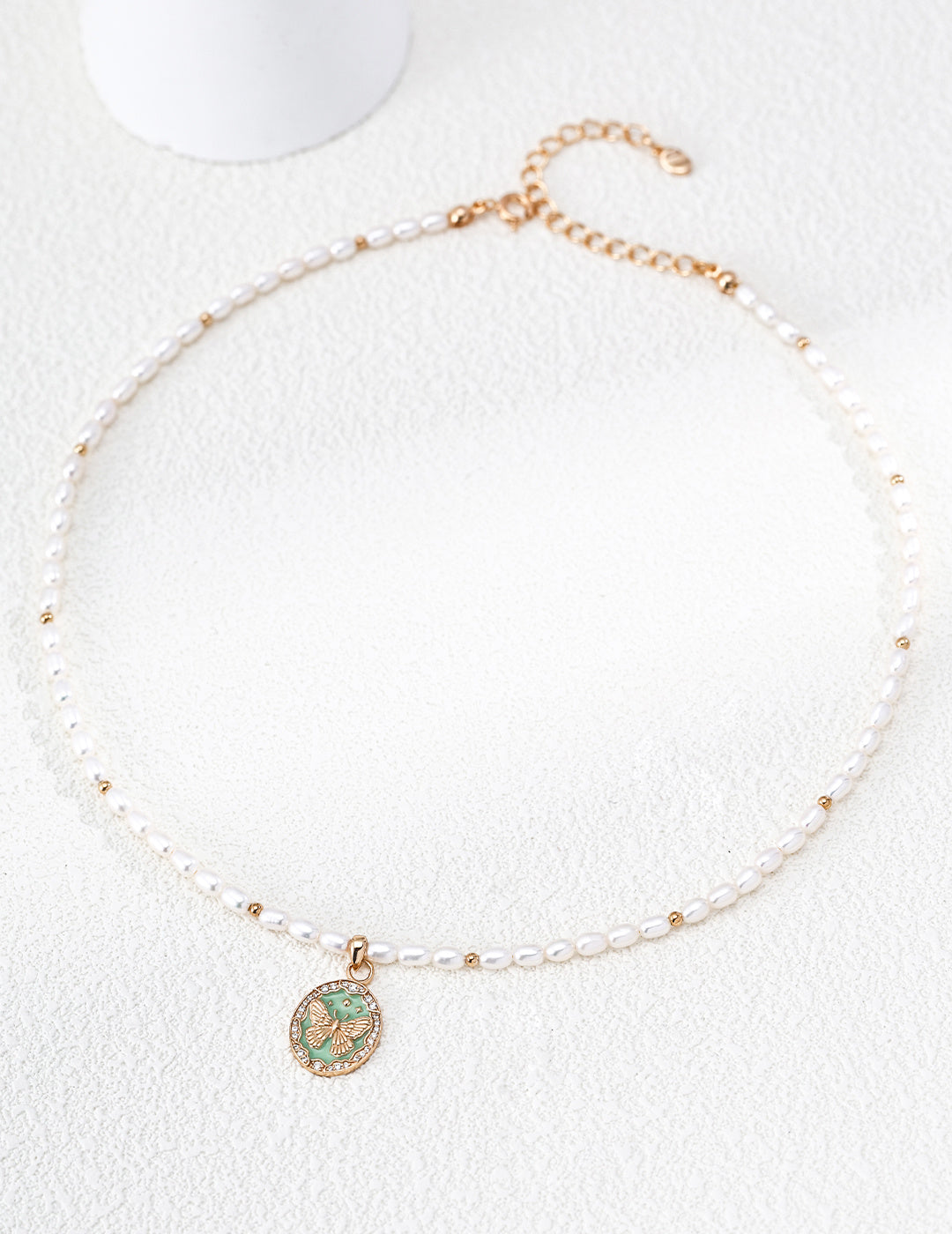 SENLORE Butterfly Pearl Necklace – Lifestyle Shot