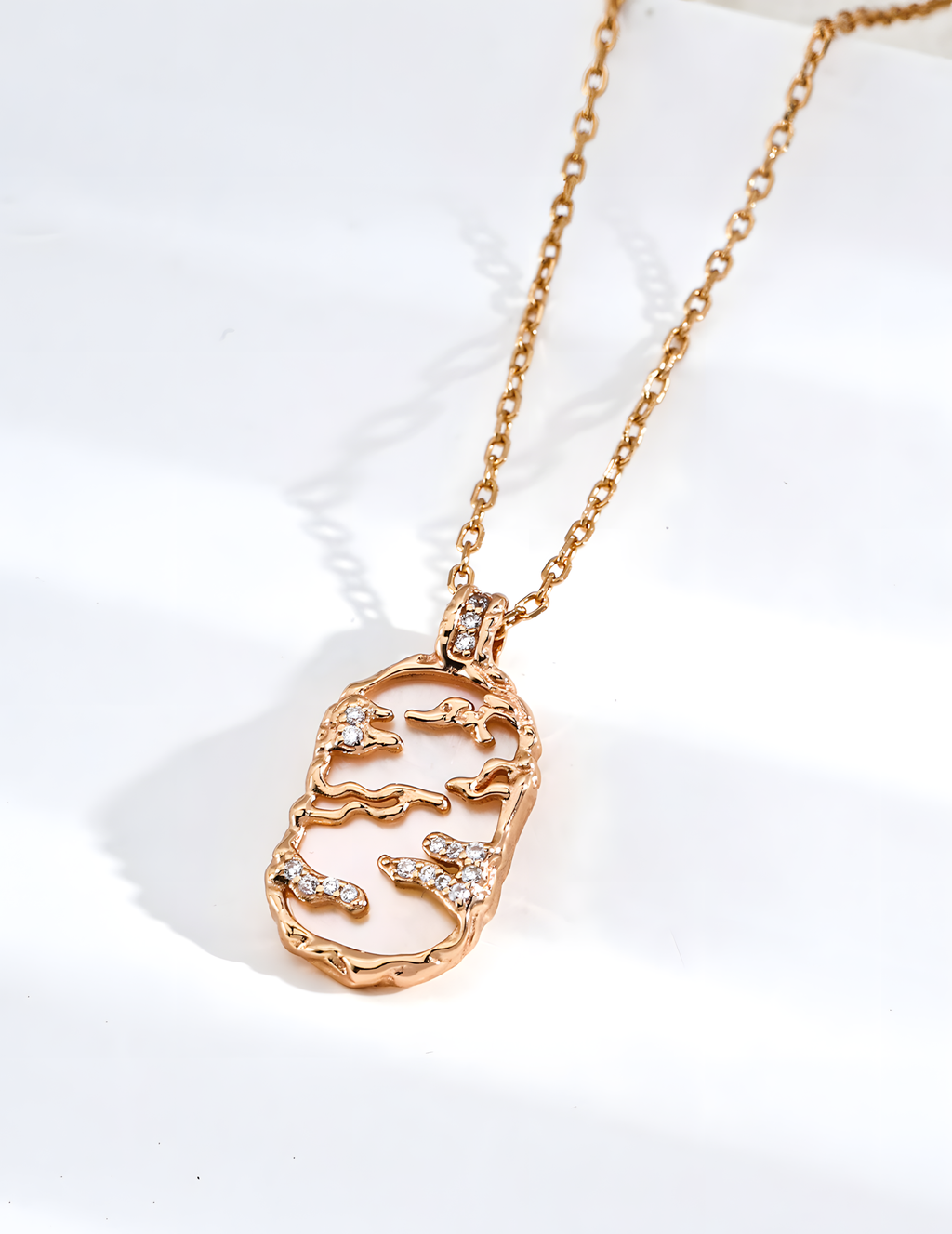 SENLORE Vintage Fuyao Necklace – Detail Close-up